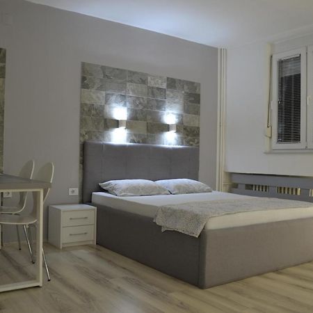 Lazarus Studio Apartment Скопье Экстерьер фото
